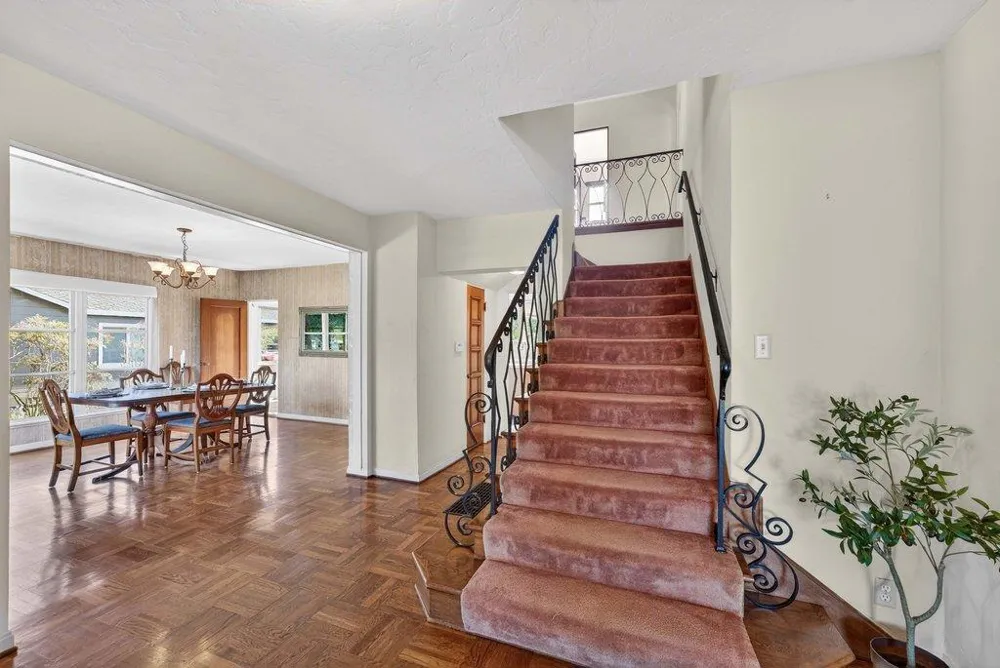 65 Monte Vista Avenue Watsonville, CA 95076
