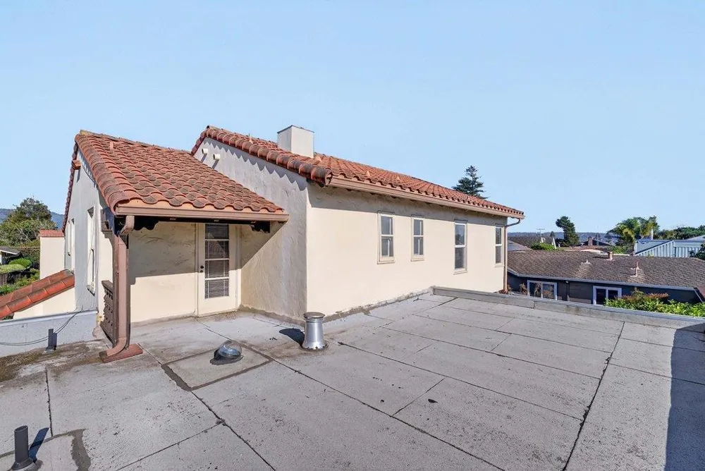 65 Monte Vista Avenue Watsonville, CA 95076