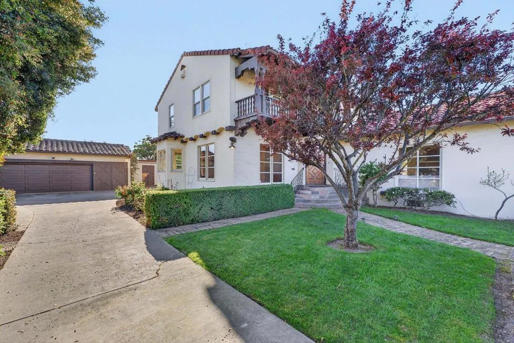 65 Monte Vista Avenue Watsonville, CA 95076