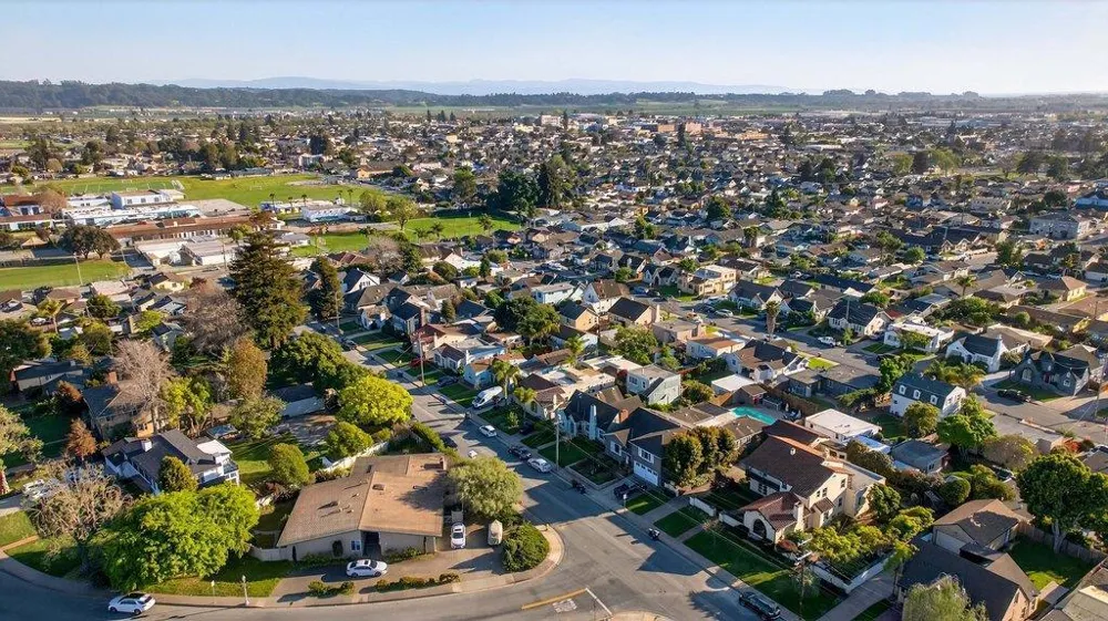 65 Monte Vista Avenue Watsonville, CA 95076