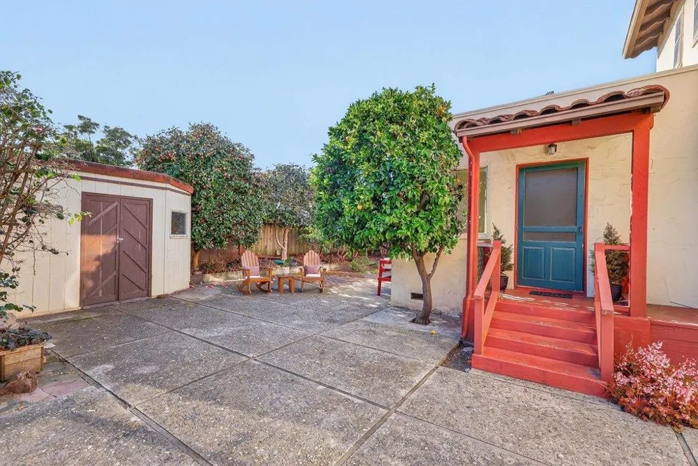65 Monte Vista Avenue Watsonville, CA 95076