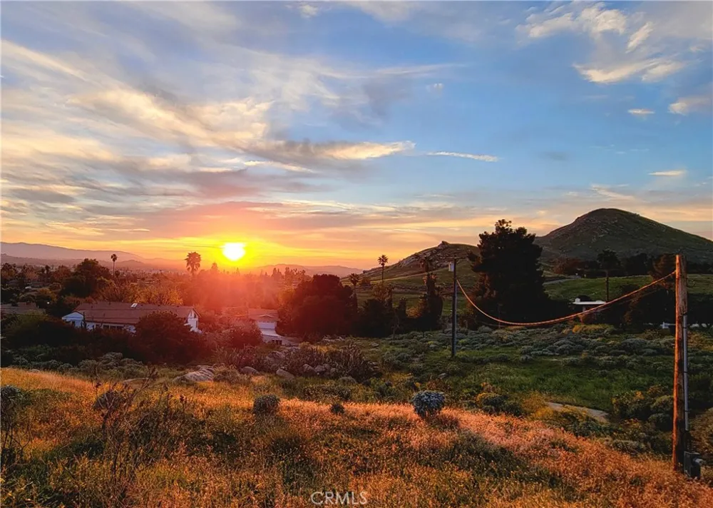 2935 Galaxie Heights Road Riverside, CA 92507