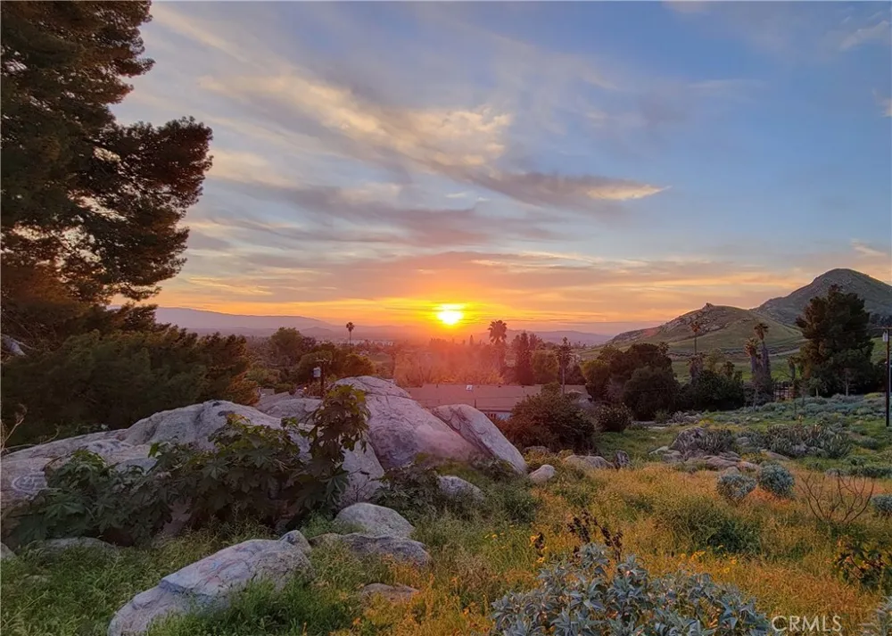 2935 Galaxie Heights Road Riverside, CA 92507