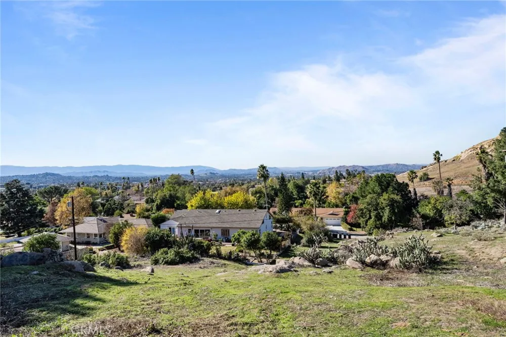 2935 Galaxie Heights Road Riverside, CA 92507