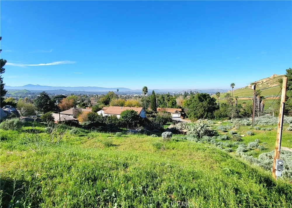 2935 Galaxie Heights Road Riverside, CA 92507