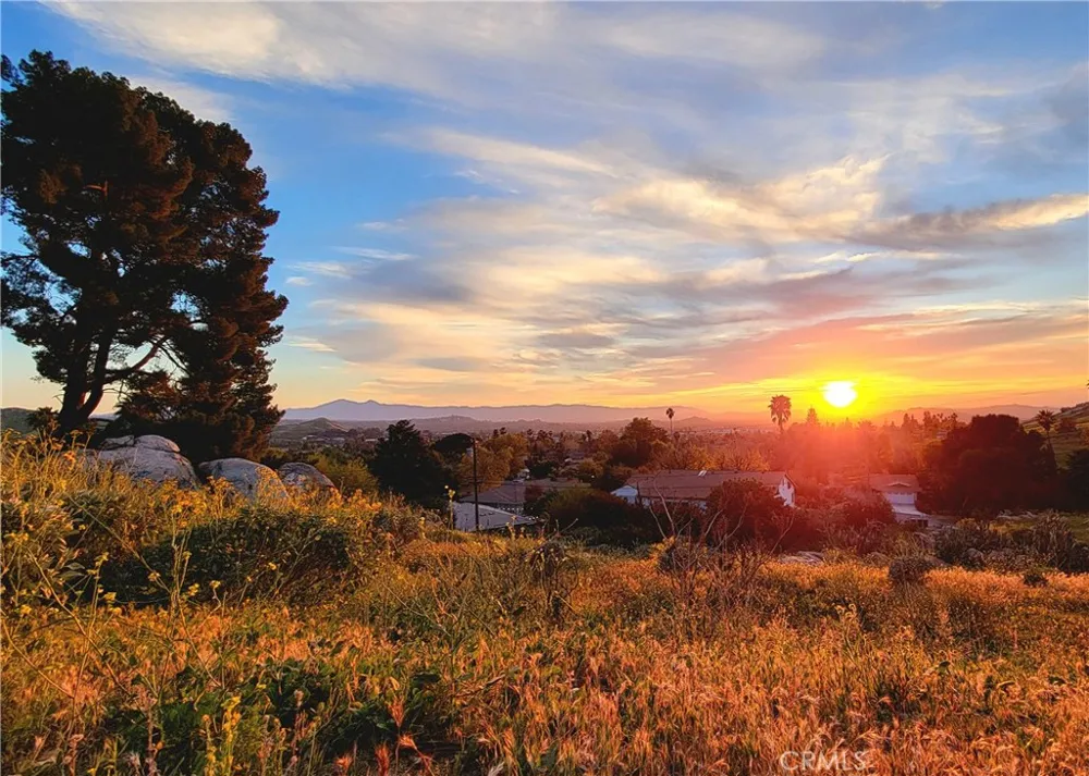 2935 Galaxie Heights Road Riverside, CA 92507