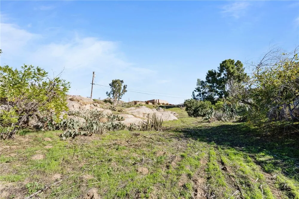 2935 Galaxie Heights Road Riverside, CA 92507