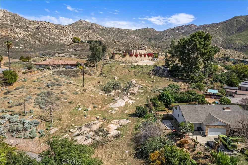 2935 Galaxie Heights Road Riverside, CA 92507