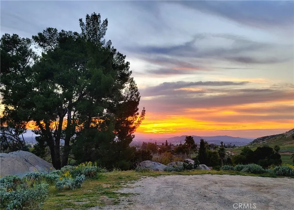 2935 Galaxie Heights Road Riverside, CA 92507