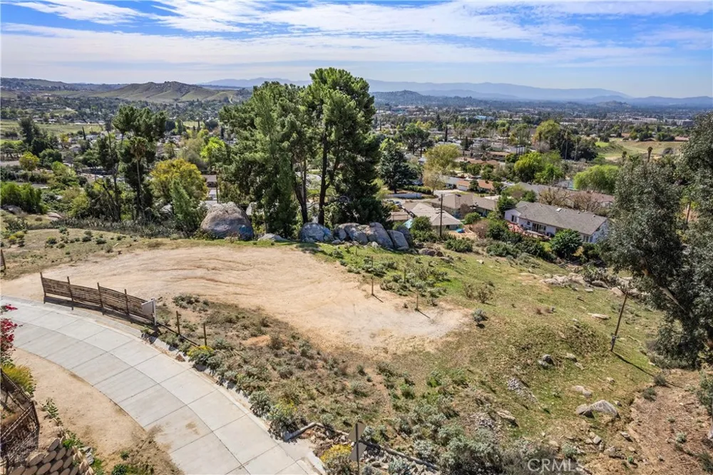 2935 Galaxie Heights Road Riverside, CA 92507