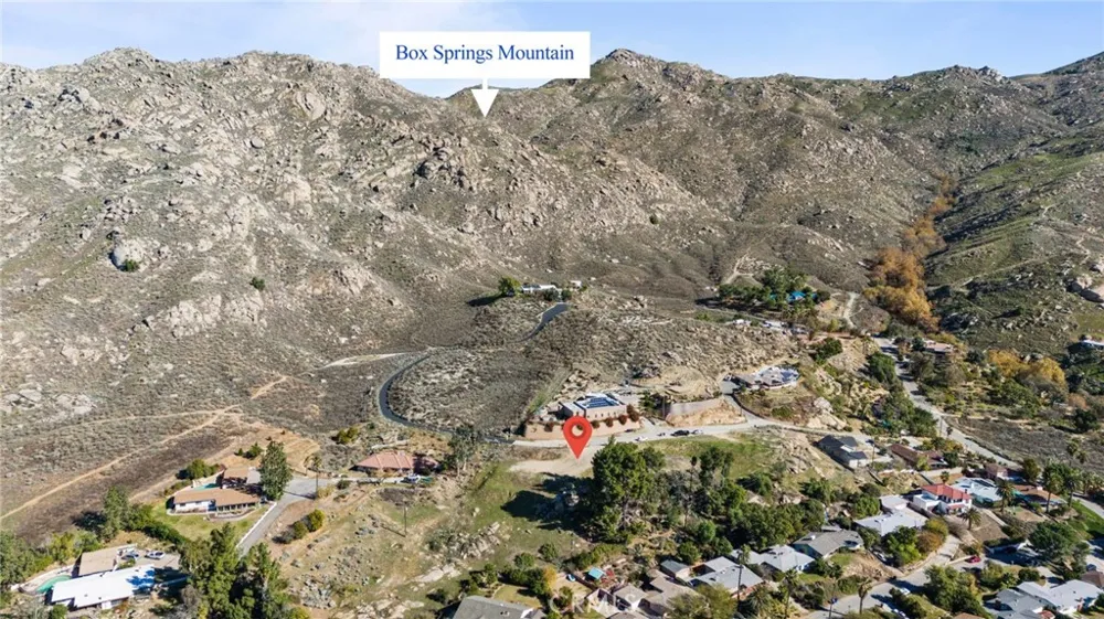 2935 Galaxie Heights Road Riverside, CA 92507