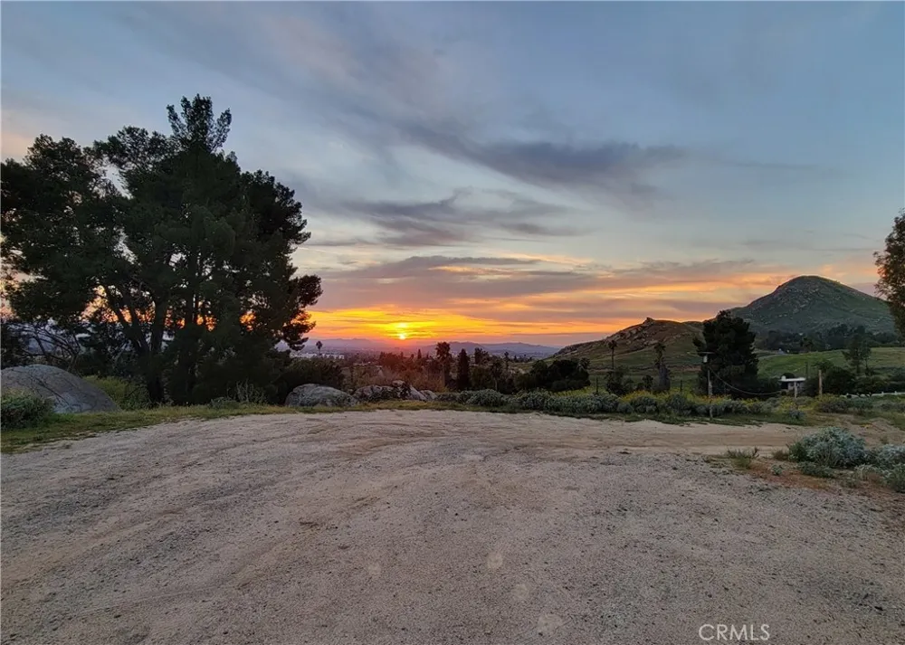 2935 Galaxie Heights Road Riverside, CA 92507
