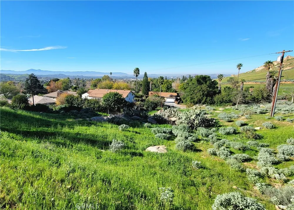 2935 Galaxie Heights Road Riverside, CA 92507