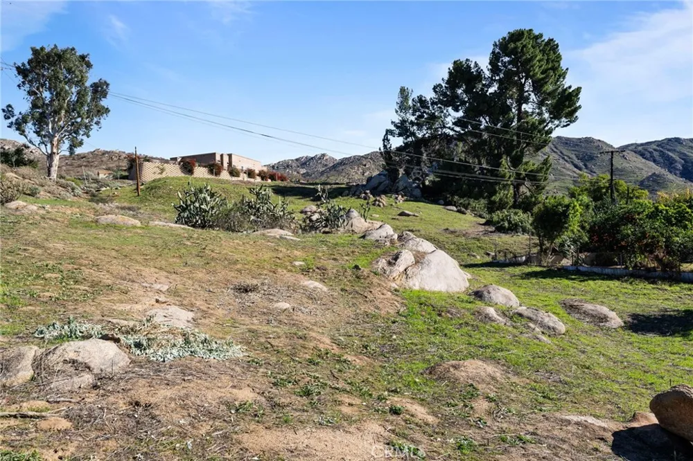 2935 Galaxie Heights Road Riverside, CA 92507