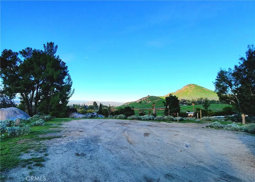 2935 Galaxie Heights Road Riverside, CA 92507