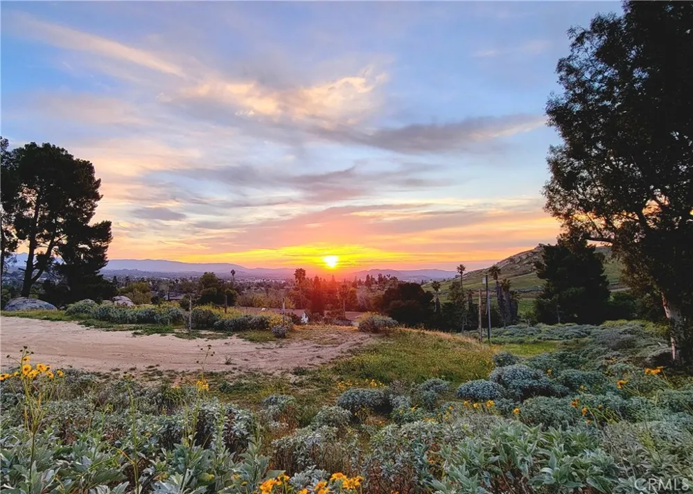 2935 Galaxie Heights Road Riverside, CA 92507