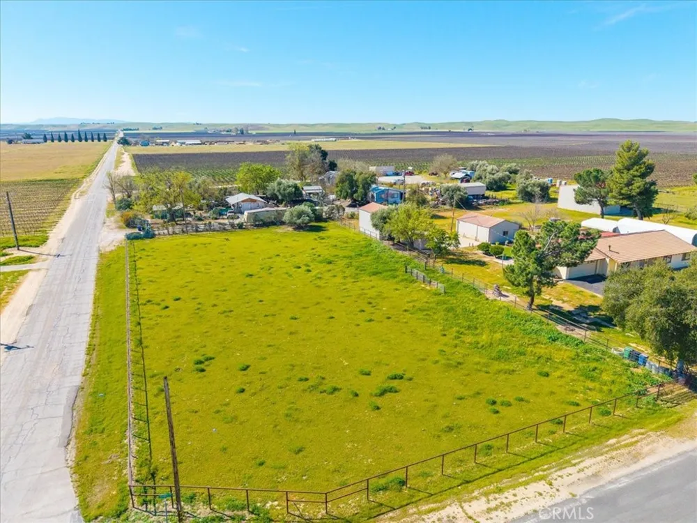 2100 Starkey Road Shandon, CA 93461