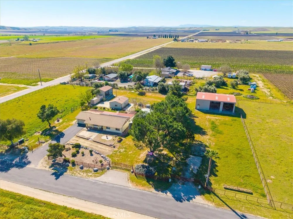 2100 Starkey Road Shandon, CA 93461