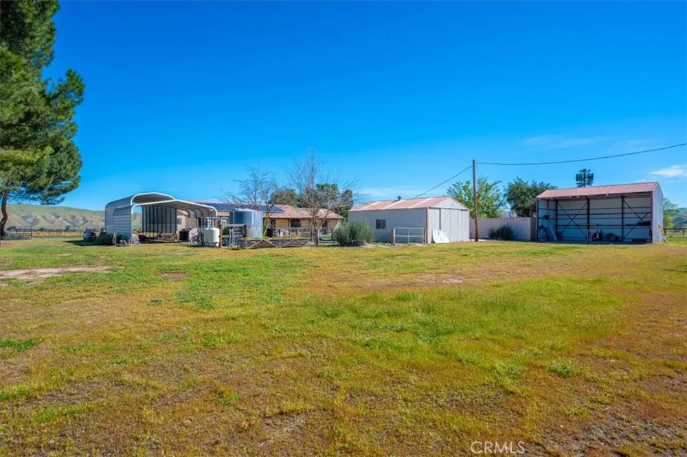 2100 Starkey Road Shandon, CA 93461