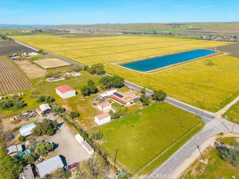 2100 Starkey Road Shandon, CA 93461