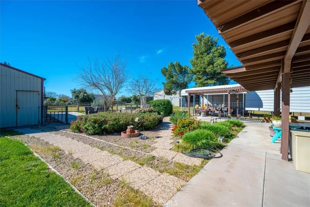 2100 Starkey Road Shandon, CA 93461