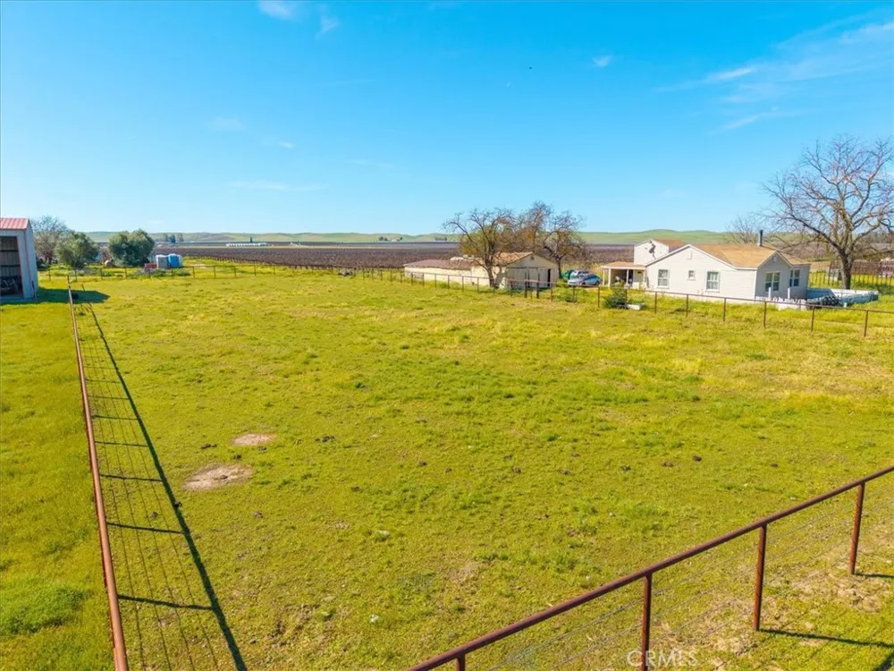 2100 Starkey Road Shandon, CA 93461