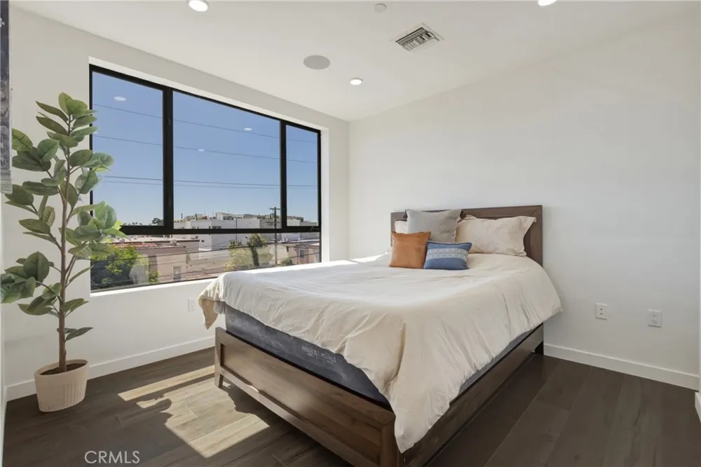 1301 Tamarind Avenue Hollywood, CA 90028