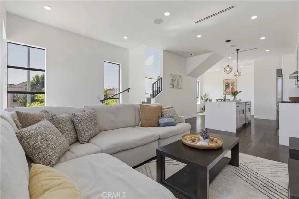 1301 Tamarind Avenue Hollywood, CA 90028