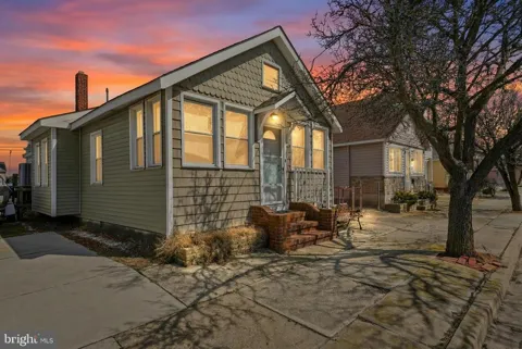 313 W JUNIPER AVENUE