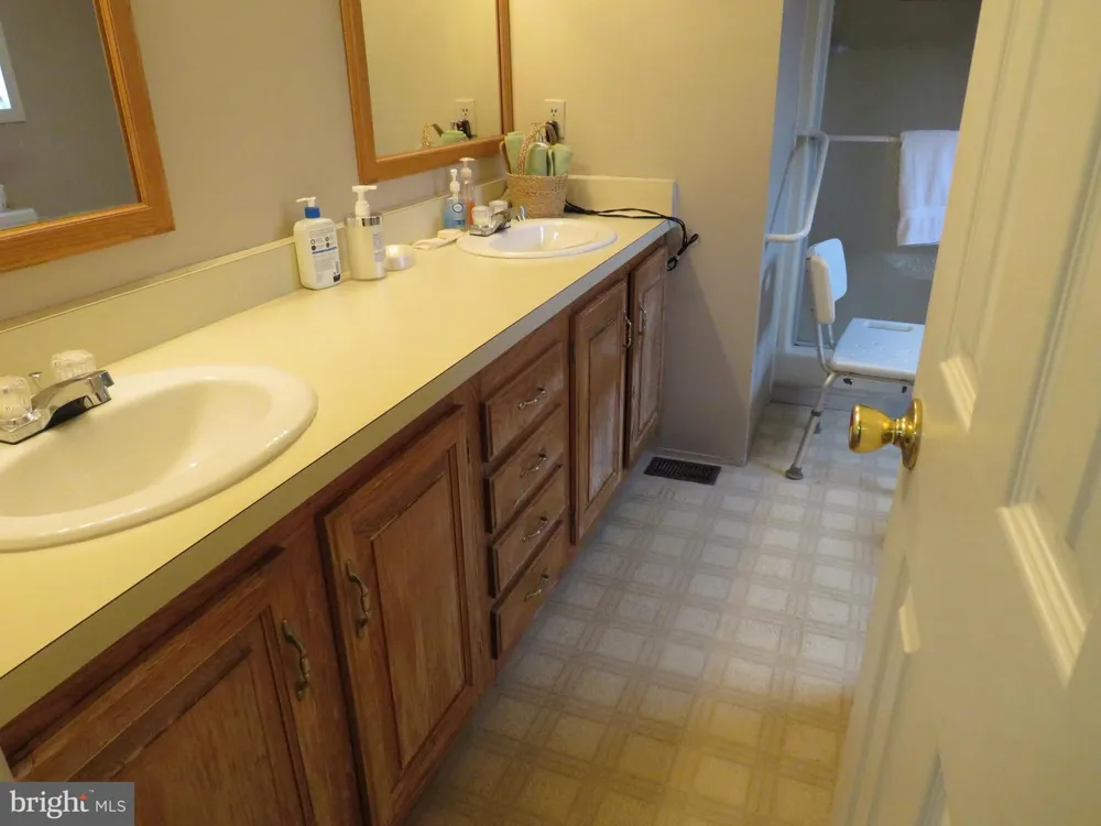 143 RAVEN COURT New Hope, PA 18938