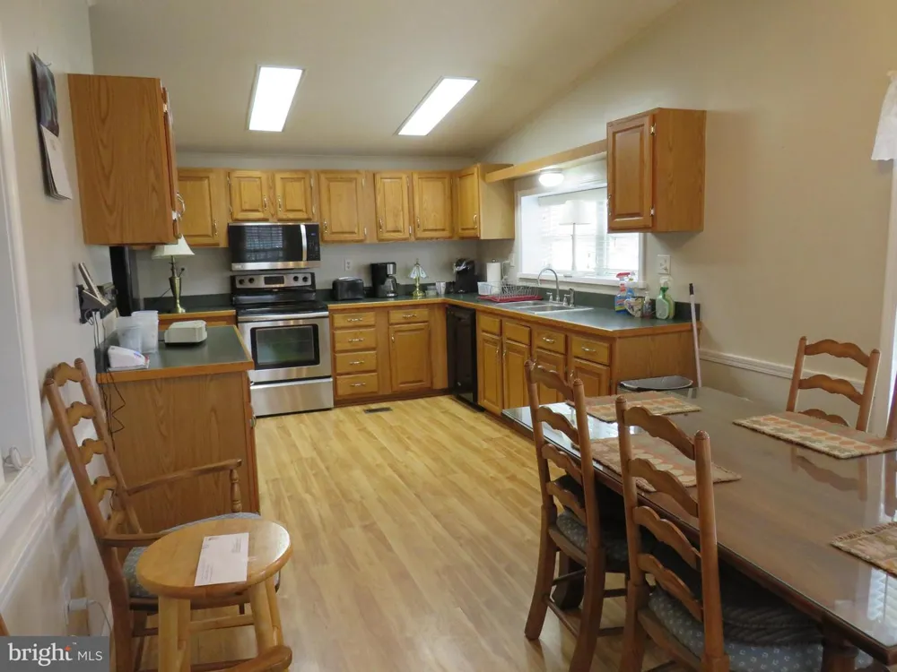 143 RAVEN COURT New Hope, PA 18938