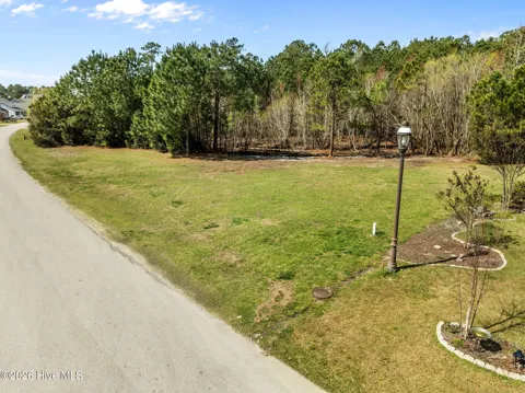 207 Everett Park Trail