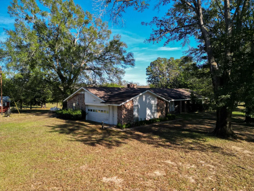 1549 County Road 1650 Grapeland, TX 75844