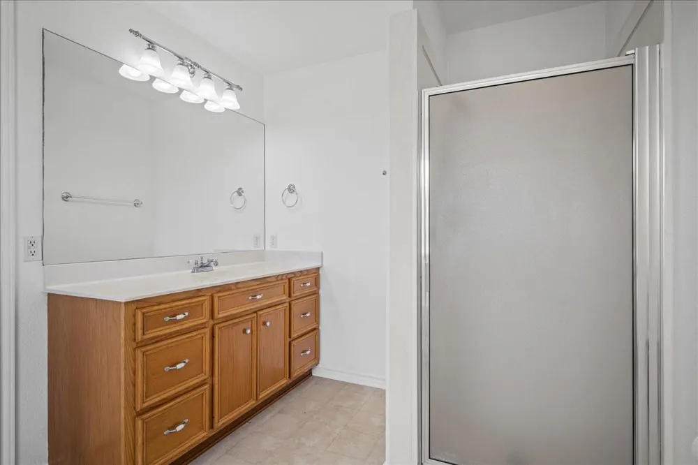 6234 Prihoda Road New Ulm, TX 78950