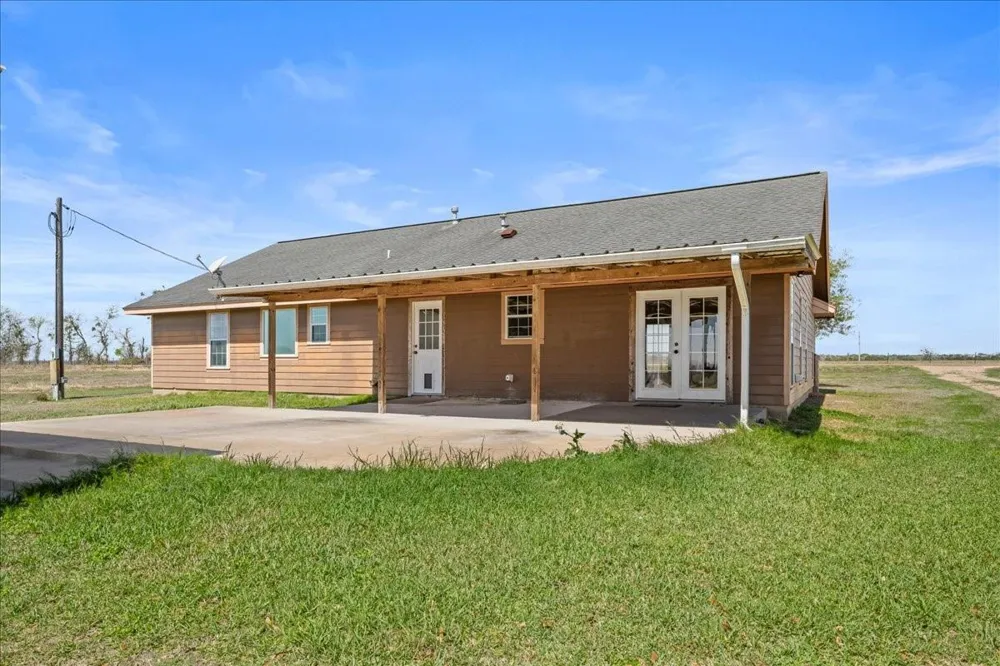 6234 Prihoda Road New Ulm, TX 78950