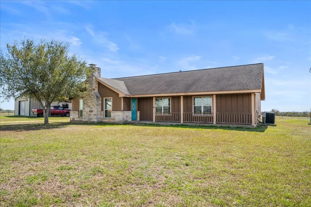 6234 Prihoda Road New Ulm, TX 78950