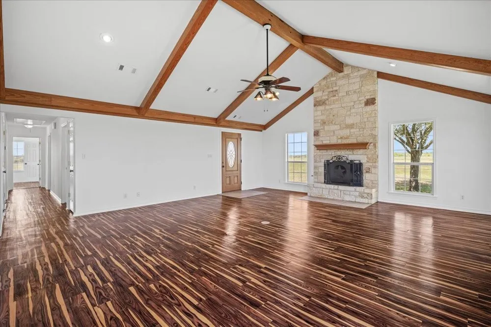 6234 Prihoda Road New Ulm, TX 78950