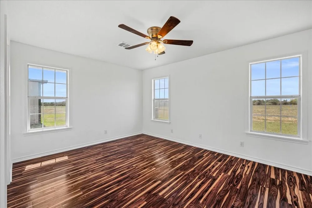 6234 Prihoda Road New Ulm, TX 78950