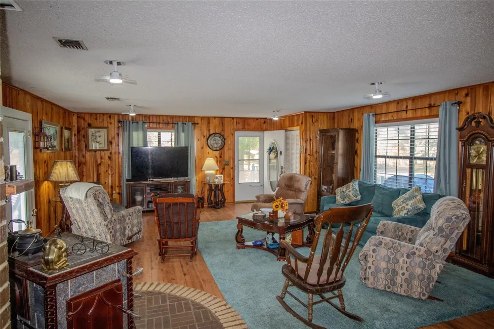 4031 State Highway 7 E Crockett, TX 75835