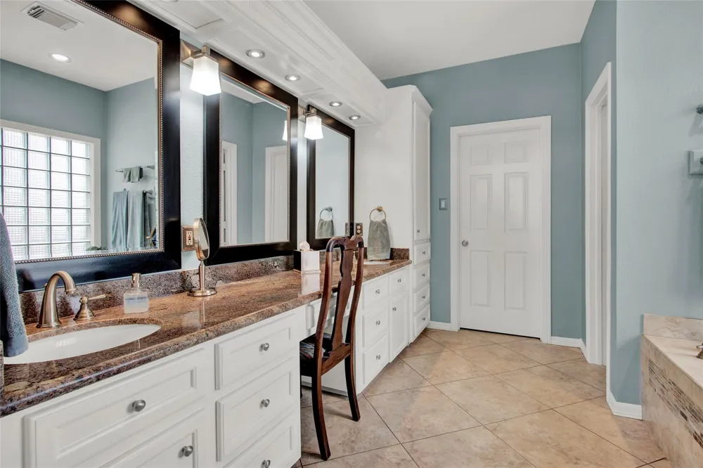 2668 E Bayshore Drive San Leon, TX 77539