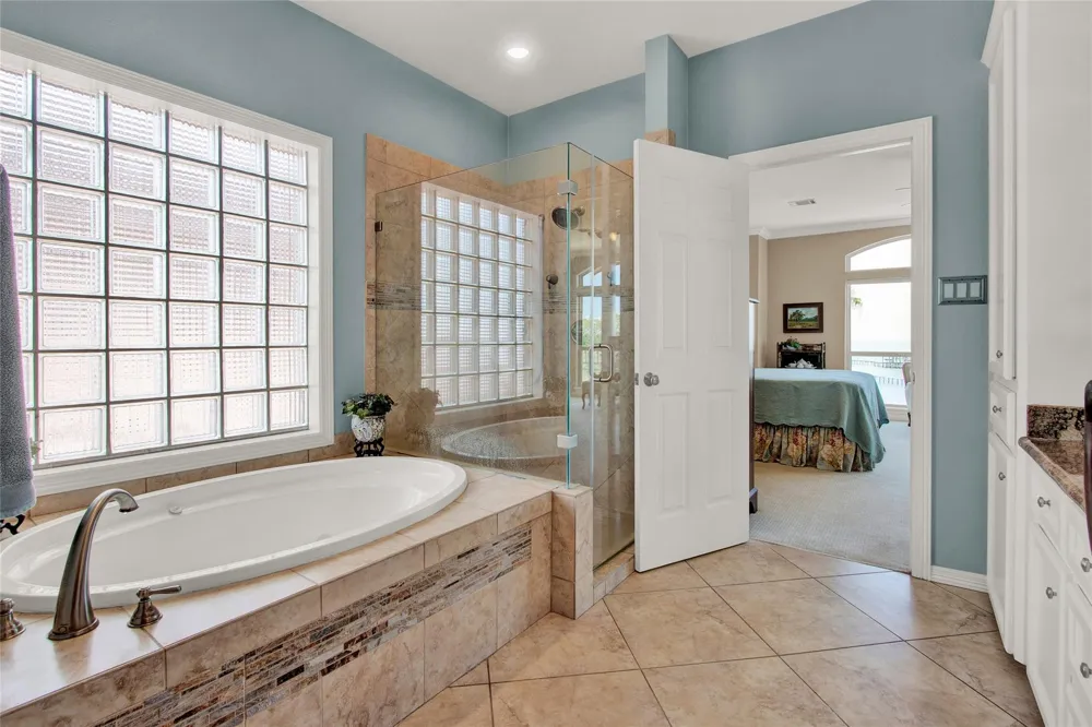 2668 E Bayshore Drive San Leon, TX 77539