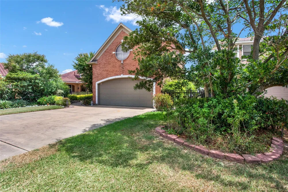 2668 E Bayshore Drive San Leon, TX 77539