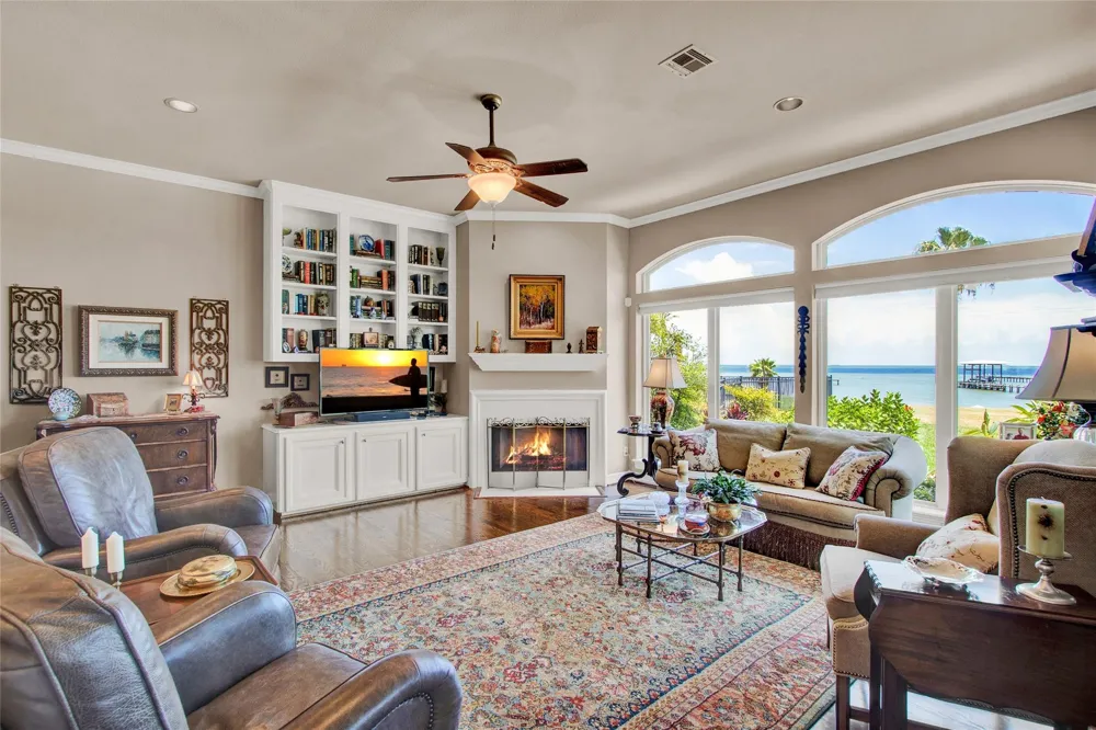 2668 E Bayshore Drive San Leon, TX 77539