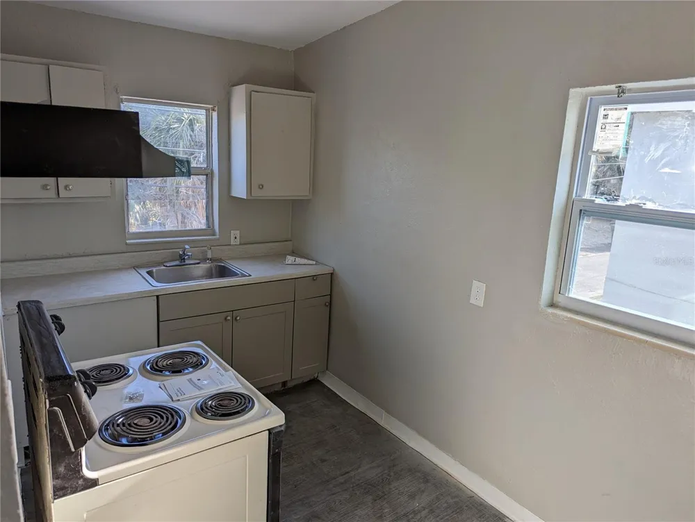 2000 QUEENSBORO AVENUE S #A St Petersburg, FL 33712
