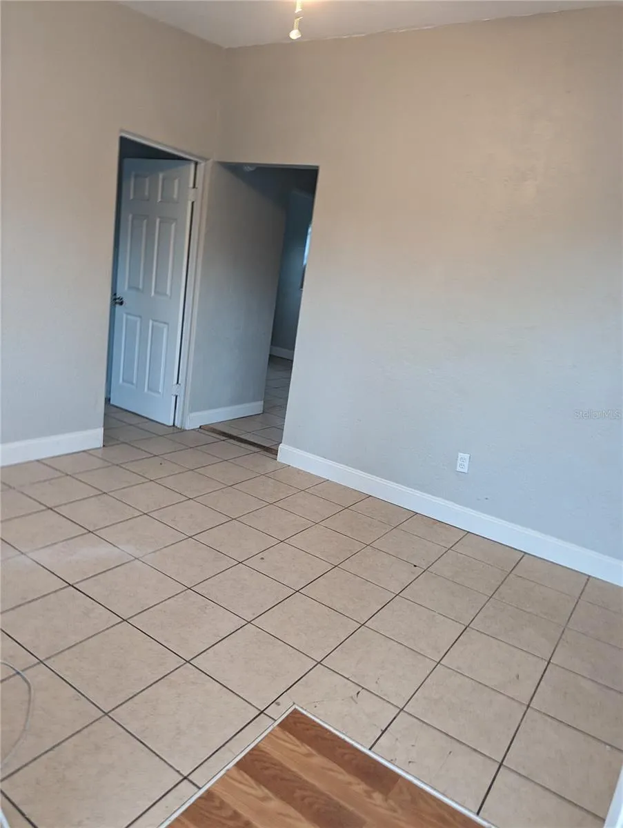 2000 QUEENSBORO AVENUE S #A St Petersburg, FL 33712