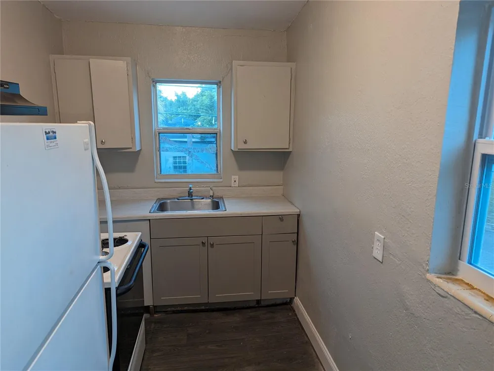 2000 QUEENSBORO AVENUE S #A St Petersburg, FL 33712