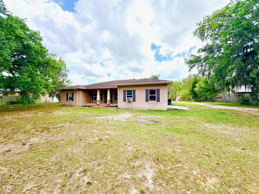 7001 W DORMANY ROAD Plant City, FL 33565