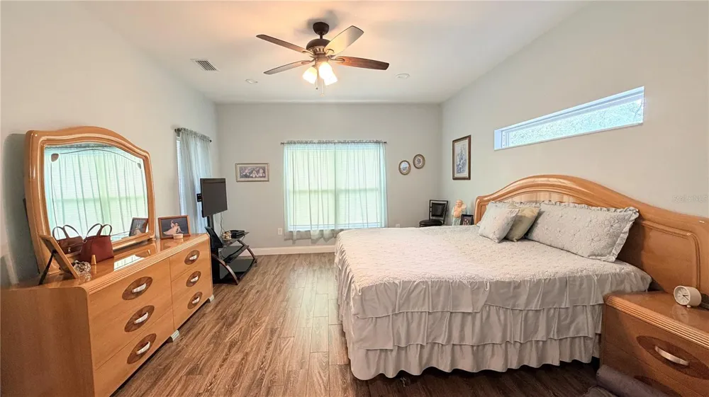 7001 W DORMANY ROAD Plant City, FL 33565