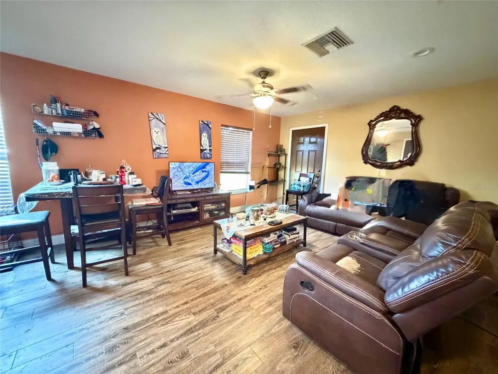 7001 W DORMANY ROAD Plant City, FL 33565