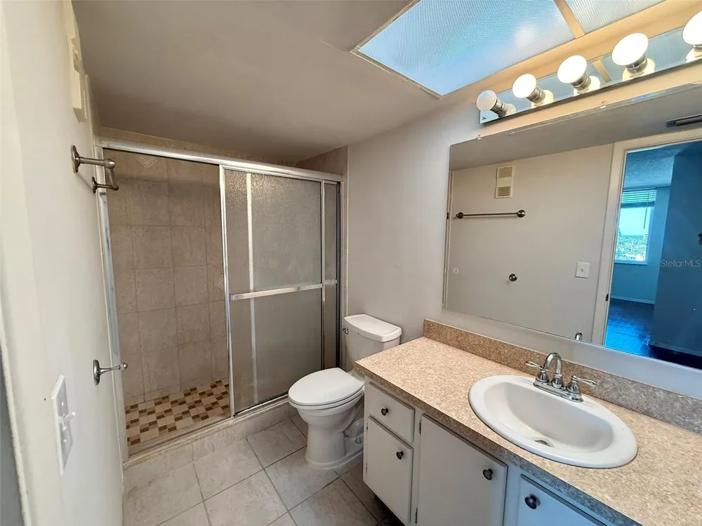255 DOLPHIN POINT #710 Clearwater Beach, FL 33767